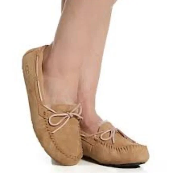 UGG DAKOTA CHESTNUT SIZE 9 - Picture 1 of 13